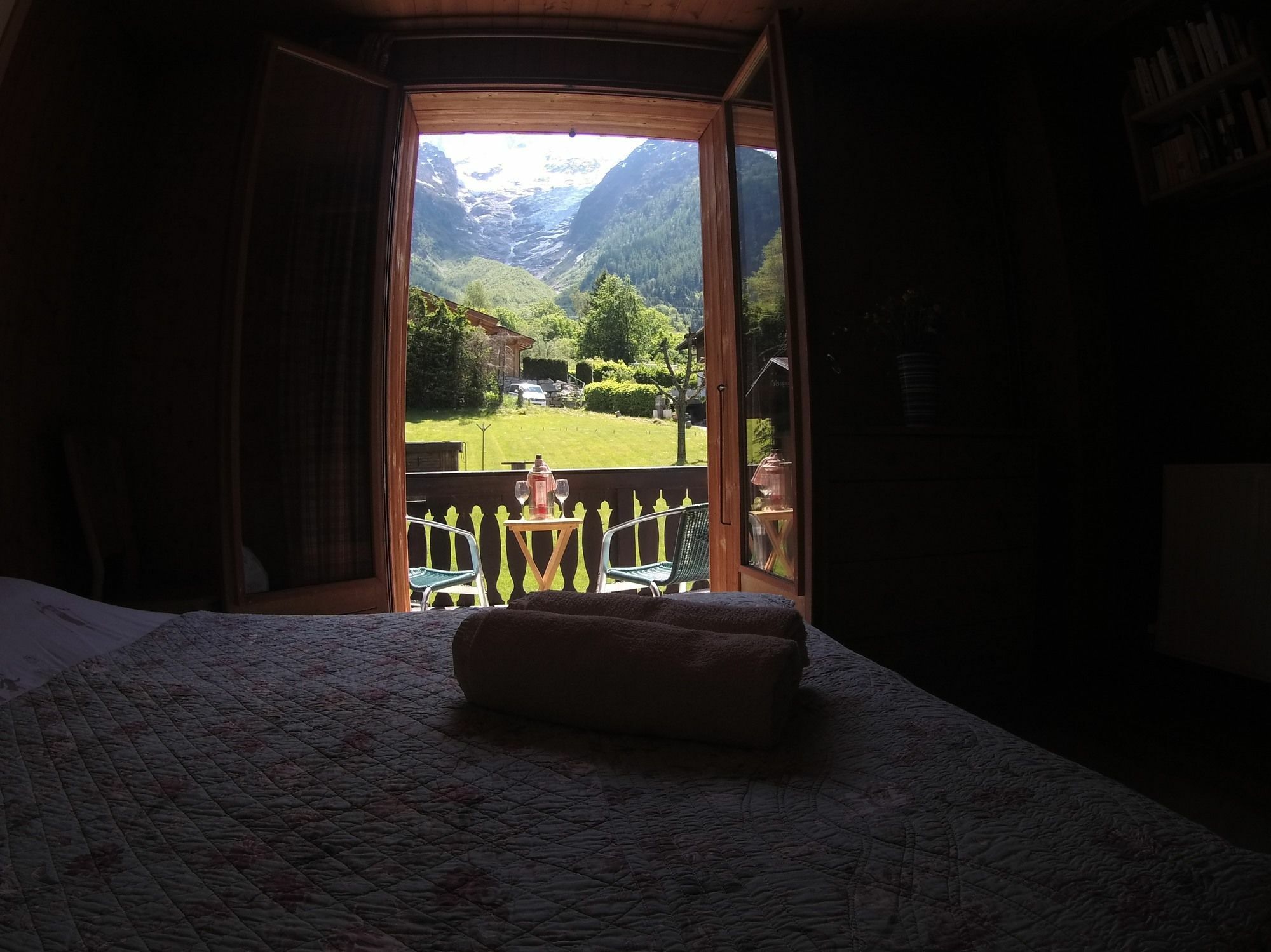 ชาเลต์ เล เฟรน Bed & Breakfast Chamonix ภายนอก รูปภาพ